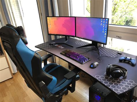 Bought a second monitor | Bedroom setup, Gaming room setup, Room setup