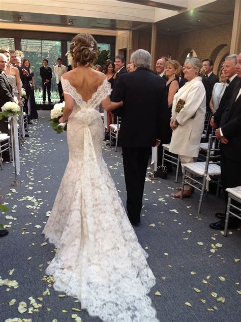 Dominique Sachse & Nick Florescu wed by Joel Osteen amid a sea of TV
