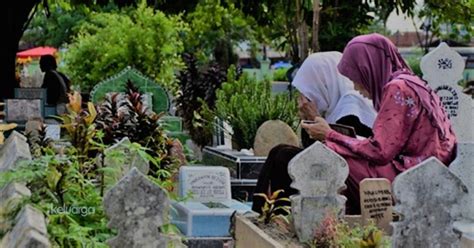 Keputusan itu dilakukan selepas dian dan opick yang tidak lagi tinggal sebumbung kerana kecewa. Suami Meninggal, Isteri Tidak Bekerja & Jaga 3 Anak ...