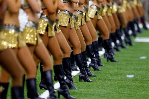 Former Nfl Cheerleaders Offer To Settle For 1 And A Meeting With