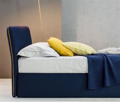 Piumoni blu per il letto. True Dream Tonight | Letti singoli, Letti imbottiti