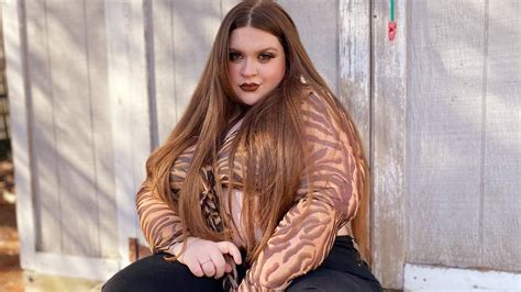 Curvy Model Amber Diaz Biography Fashion Career Wiki Curvy Outfit