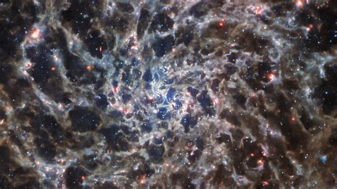 James Webb Telescope Reveals The Bones Of A Distant Galaxy In
