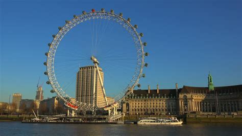 Als deutscher urlauber kann man sich kaum vorstellen, wie viele sehenswürdigkeiten es in england wirklich gibt! London Eye / Themse / England | RM-Video 743-650-158 in 4K ...