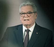 Joachim gauck ist eine moralische instanz. Weltexpresso - Der Mann, den die Stasi „Larve" nannte