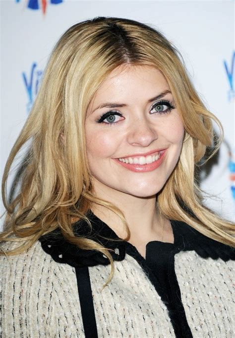 Holly Willoughby Has Surgery To Remove Vocal Nodules Like Adele Metro