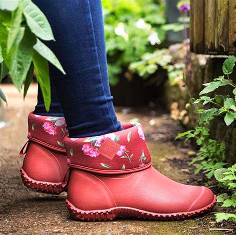 Louis equipment now carries kujo yardwear lawn care shoes. 10 Best Garden Shoes & Boots in 2019 - Waterproof Shoes ...