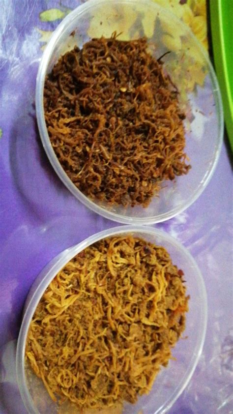 Daging bakar khas kelantan ini juga menjadi menu yang disantap bersama dengan nasi kerabu. Serunding Daging / Ayam Kg Laut, Tumpat | Shopee Malaysia