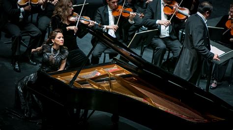 Pianist Lola Astanova With Guest Conductor Jahja Ling And The Palm
