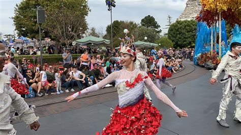 Photos Video New Magic Happens Parade Debuts At Disneyland Disneyland News Today