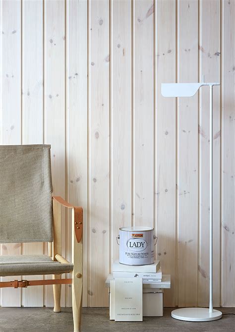Det er stadig like aktuelt i det skandinaviske trendbildet. Vackra, vitlaserade väggar och tak i stugan - LADY ...