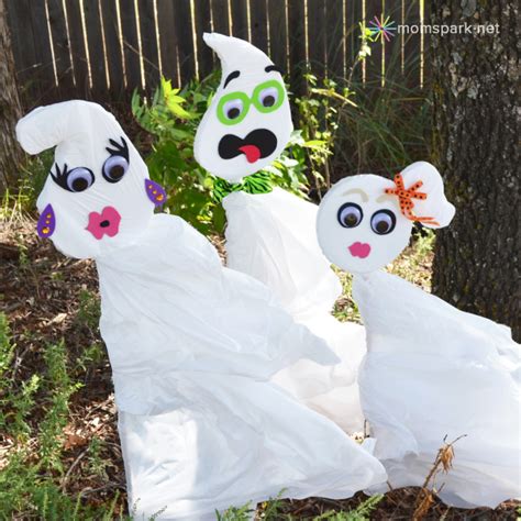 Wow thumbs up will show you how to spend least money but make creative halloween decorations at lowest cost by using trash bags. 11 Easy DIY Halloween Decorations With Trash Bags