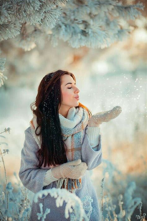 Pin By سیدہ نِدا On Winters Dpz Winter Portraits Photography Winter Photography Snow Photoshoot