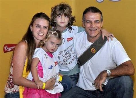 For some years he was a trainee and a player of sv unlingen and fv bad saulgau youth. Fora da TV, Mario Gomes desabafa: 'Tem sempre um coco pra ...