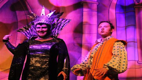 Review Joshua Pascoe In Snow White And The Seven Dwarfs Panto