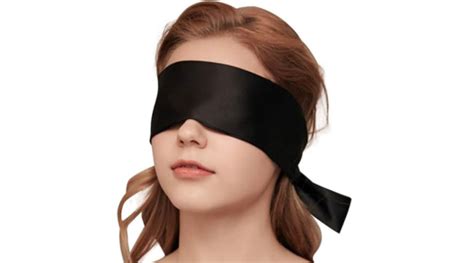 Heres How To Use Blindfolds To Make Sex Even Hotter Guide To Make Love