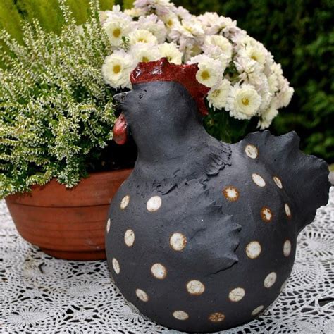 Robert höck 169.865 views4 year ago. Schwarzes Huhn Chiara | Hühner, Gartenfiguren, Keramik