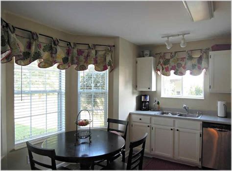 Are you frustrated in figuring out what to do with your bay windows? 33 Wonderful Window Treatments For Bay Window In Kitchen ...