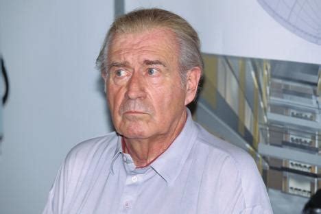 Er selbst bezeichnete sich oft als quizmaster. Celebrities lists. image: Hans-Joachim Kulenkampff; Celebs ...