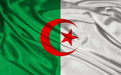 Le drapeau de l'algérie (en arabe : En Algérie, seul le drapeau algérien sera toléré dans les ...