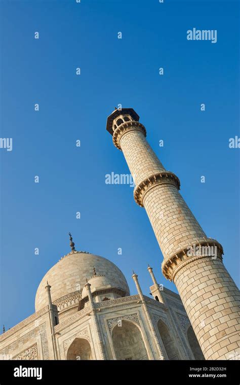 Close Up Minaret Of Taj Mahal Agra Uttar Pradesh India Stock Photo