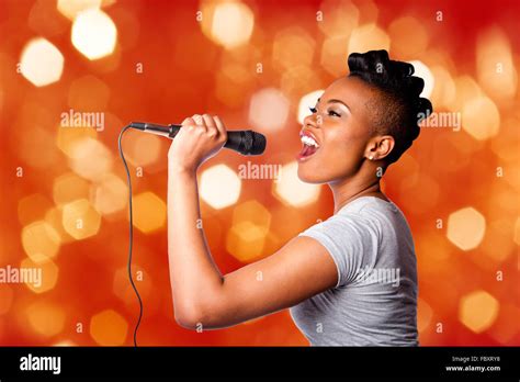 African Woman Singing Hi Res Stock Photography And Images Alamy
