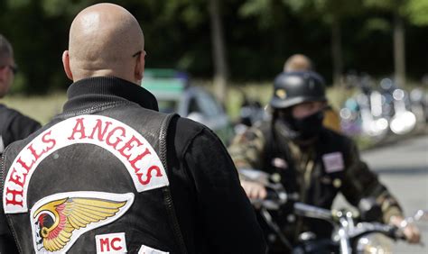 Lake Taupo trajekt tele biker vest hells angels putin senzor dlaň potrat