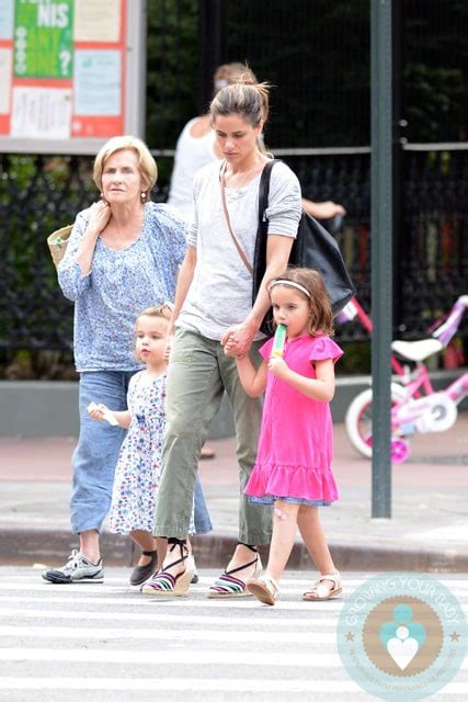Amanda Peet Grabs Ice Cream With Her Girls Molly And Francis Benioff