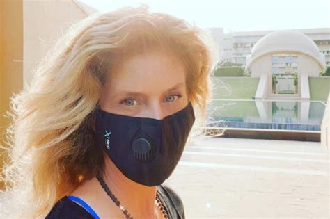 Nsw recorded 262 cases of community covid. Sir Rod Stewarts ex-wife Rachel Hunter spends lockdown in ...