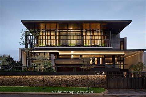 Jadi arti dari rumah minimalis yaitu rumah yang dibuat dengan menggunakan konsep struktur yang logis dan juga sesuai fungsional yang paling dasar tanpa harus meninggalkan nilai estetikanya. 32 Inspirasi Pagar Rumah Minimalis untuk 2019 - BACA ...