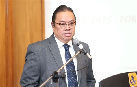 (1)kewenangan penyelenggaraan hubungan luar negeri dan pelaksanaan politik luar negeri pemerintah republik indonesia berada di tangan presiden. Kurangkan Jurang Ekonomi Asean Untuk Capai Kemajuan ...