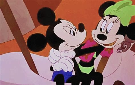 12 Mickey And Minnie Mouse Facts That Will Make You Believe In Love Forever E Online Mickey