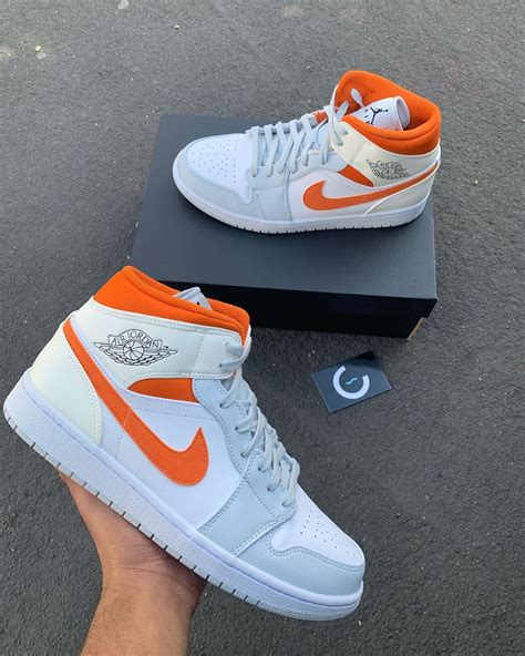 He took to the court in 1985 wearing the original air jordan i, simultaneously breaking league rules and his opponents' will while. Que vaut la Air Jordan 1 Mid SE Platinum Starfish Orange ...