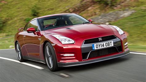 Check out nissan gtr colours, review, images and gtr variants on road price at carwale.com. 2014 Nissan GT-R (UK) - Wallpapers and HD Images | Car Pixel