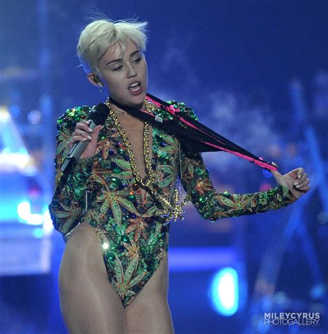 Miley Cyrus Performs At Bangerz Tour In Los Angeles Hawtcelebs