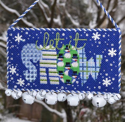 AT needlepoint | Needlepoint patterns, Needlepoint stitches