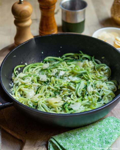 Spaghettis de courgettes sautés à l ail et au Parmesan