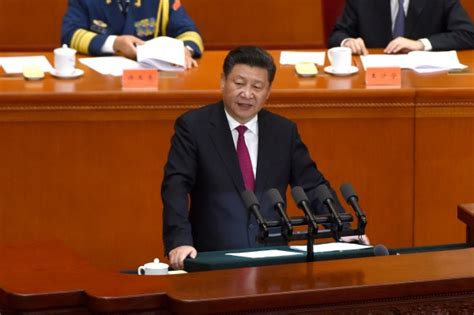 中國共產黨（粵拼：zung1 gwok3 gung6 caan2 dong2 ），簡稱中共（粵拼：zung1 gung6），係中華人民共和國嘅唯一執政黨。中國共產黨喺1921年成立，以實現共產主義為最終綱領，1949年喺中國大陸地區取得軍事上嘅勝利，打敗由中國國民黨領導嘅軍隊，並喺北京建立中華人民共和. 中共95黨慶 習近平：推翻國民黨反動統治是偉大歷史貢獻 - 國際 - 自由時報電子報