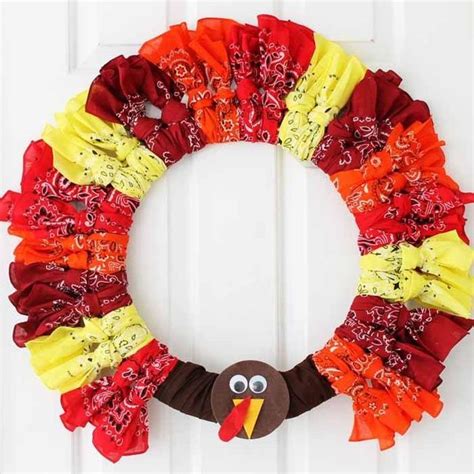 This Easy To Make Turkey Wreath Will Get You In The Thanksgiving Spirit