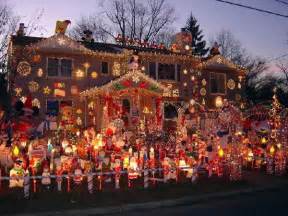 15 Homes That Have Taken Christmas Decorations To Another Level