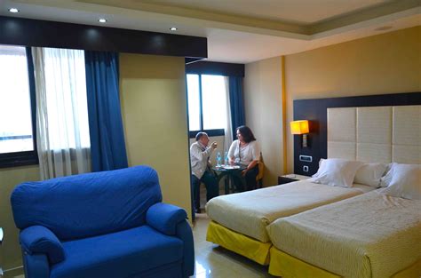 Dispone de 3 habitaciones, 2 baños, salón. Vacaciones en Marina D'Or - Vero4Travel