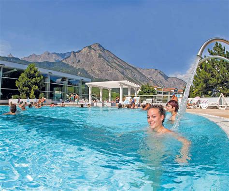 Rooms available at hotel des bains de saillon. Vacances wellness aux Bains de Saillon en Valais | Famigros
