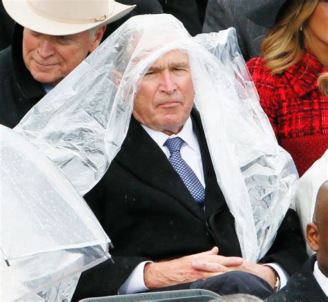 Investidura de george herbert walker bush (ca); George W. Bush Struggles With Poncho During Inauguration ...
