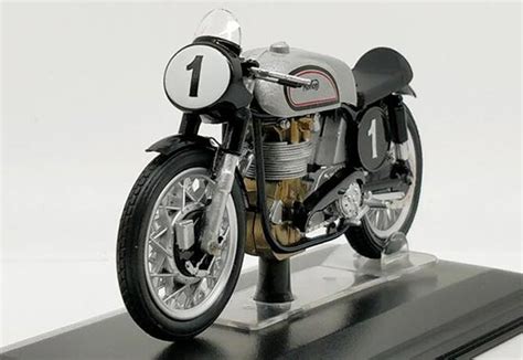 Diecast 1951 Norton Manx 500cc Motorcycle Model 122 By Italeri Vb3a586