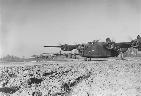 Consolidated B 24 Liberator Pictures Wings Tracks Guns