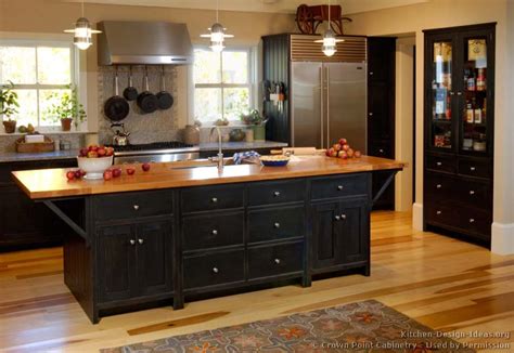Early american farmhouse kitchen cream cabinets soapstone. Early American Kitchens - Pictures and Design Themes