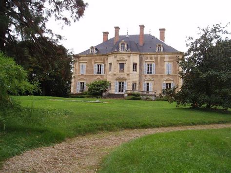 Le château de vair propose des salles de réception en location pour les grandes occasions de votre vie : CHATEAU A VENDRE - VILLEFRANCHE SUR SAONE - 700 m2 ...