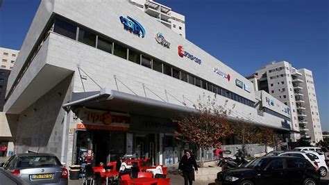 בריכה חצי אולימפית, בריכת פעוטות ובריכה לימודית בכל שבת שלל פעילויות מתחלפות למשפחה מחירים מתקנים: בבאר יעקב הייאוש יותר נוח? ביקור שכונה