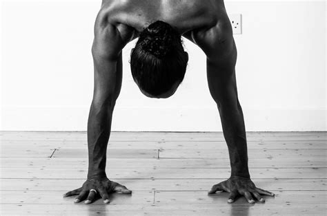 Handstand With Dylan Ayaloo Om Yoga Magazine