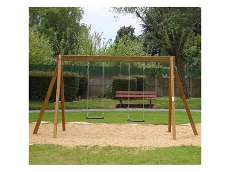 Balançoire en bois pour portiqueconvient pour un portique d'une hauteur de 2 m à 2 m 50.informations utilisation extérieur. Portique balançoire en bois | Contact VIRAGES
